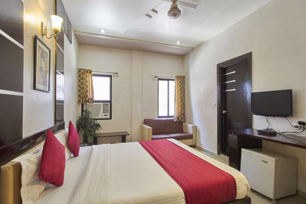 Oyo Flagship 19003 Hotel Rudra Mahal Ahmedabad Kamer foto