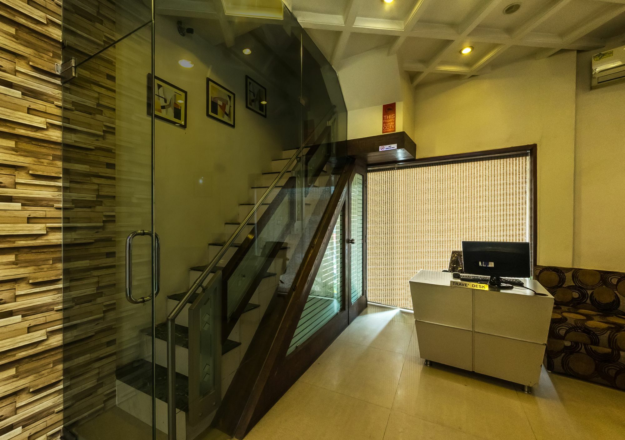 Oyo Flagship 19003 Hotel Rudra Mahal Ahmedabad Buitenkant foto